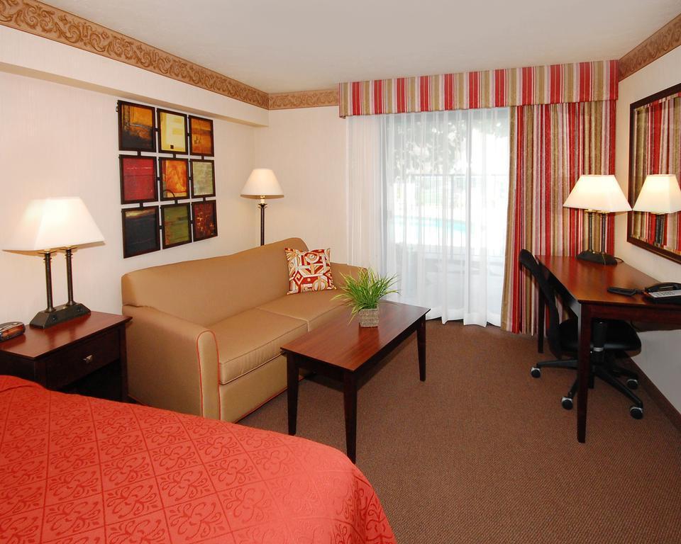 Hotel Quality & Conference Center
