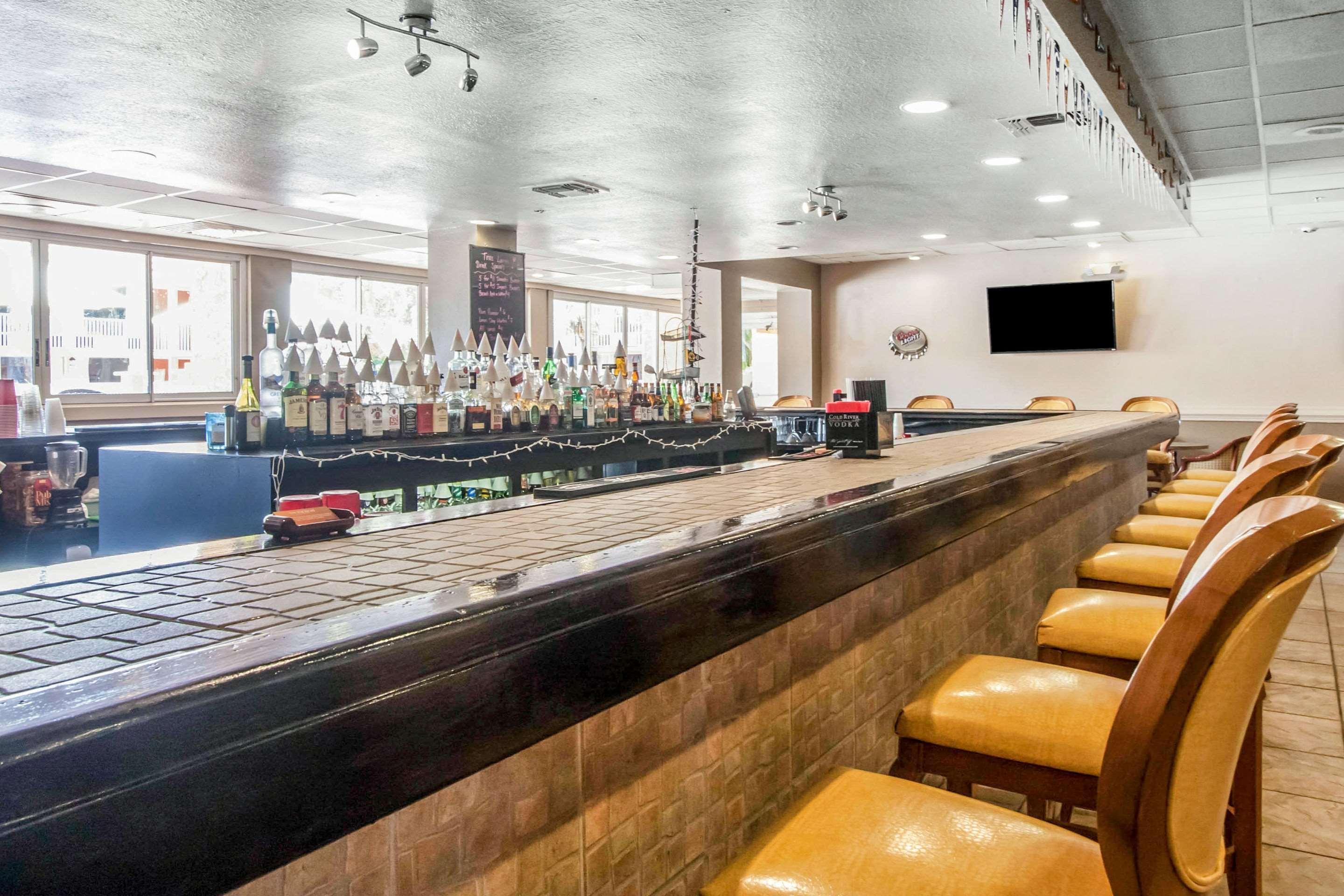 Hotel Quality & Conference Center