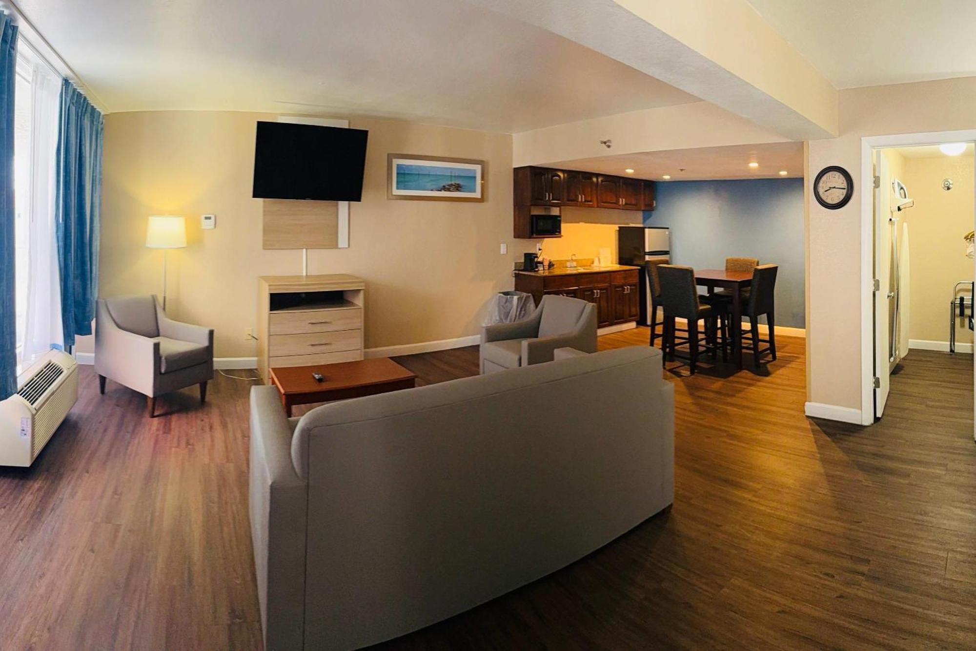 Hotel Quality & Conference Center
