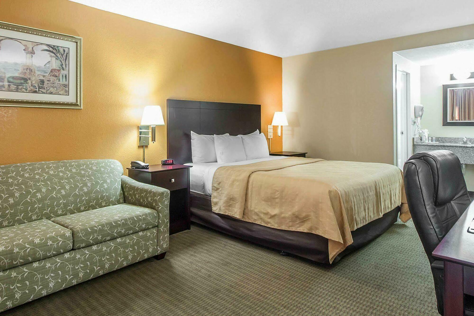 Hotel Quality & Conference Center 2*
